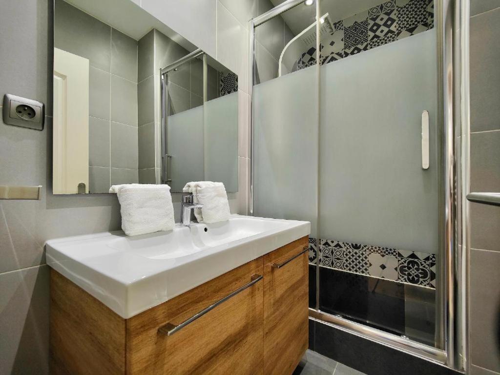 Cozy One Bedroom Apartment-City Center 尼斯 外观 照片